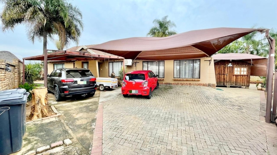 5 Bedroom Property for Sale in Waterval East North West